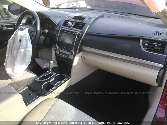 4T1BF1FK2CU517086 - 2012 TOYOTA CAMRY SE/LE/XLE 红色 照片 5
