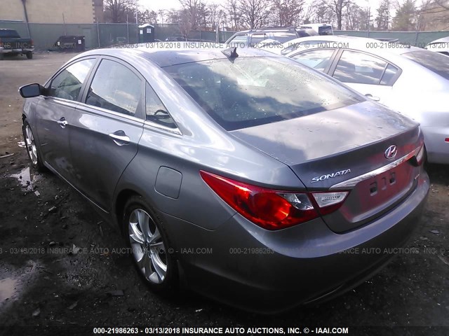 5NPEC4AC2DH599165 - 2013 HYUNDAI SONATA SE/LIMITED GRAY photo 3