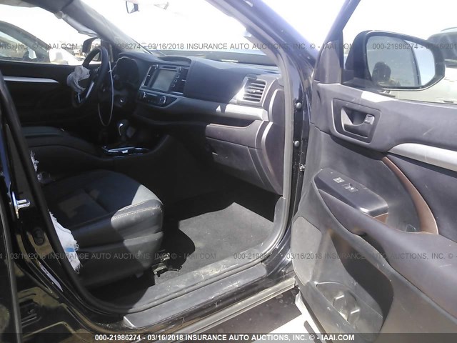 5TDZKRFH0GS186049 - 2016 TOYOTA HIGHLANDER LE/LE PLUS შავი ფოტო 5