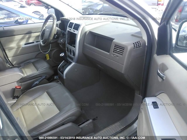 1J8FF57W08D512418 - 2008 JEEP COMPASS LIMITED GRAY photo 5