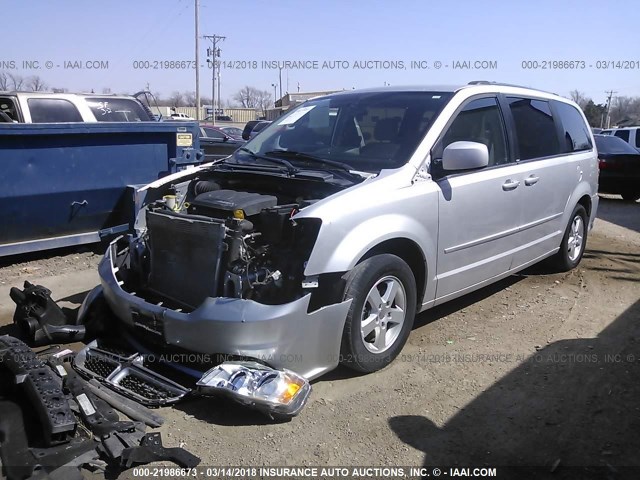 2D4RN5DG6BR692967 - 2011 DODGE GRAND CARAVAN CREW SILVER photo 2