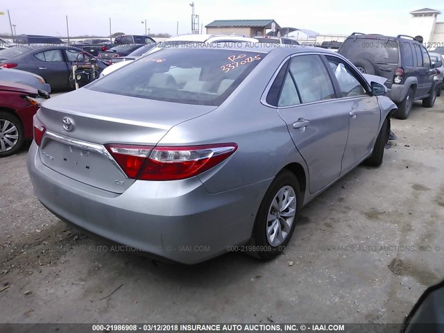 4T4BF1FK6FR470557 - 2015 TOYOTA CAMRY LE/XLE/SE/XSE SILVER photo 4