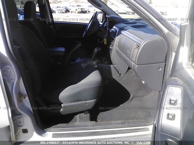 1J4GW48S04C283363 - 2004 JEEP GRAND CHEROKEE LAREDO/COLUMBIA/FREEDOM 银色 照片 5