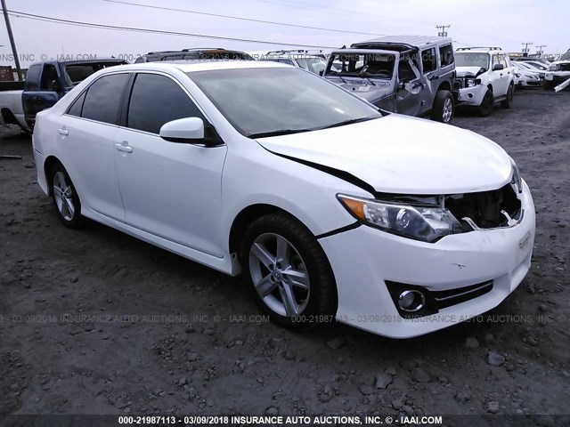 4T1BF1FK6EU803090 - 2014 TOYOTA CAMRY L/SE/LE/XLE 白色 照片 1