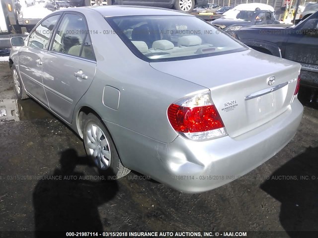 4T1BE32K65U637688 - 2005 TOYOTA CAMRY LE/XLE/SE SILVER photo 3