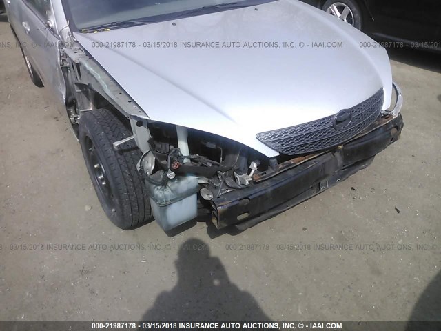 4T1BF30K62U001154 - 2002 TOYOTA CAMRY LE/XLE/SE SILVER photo 6