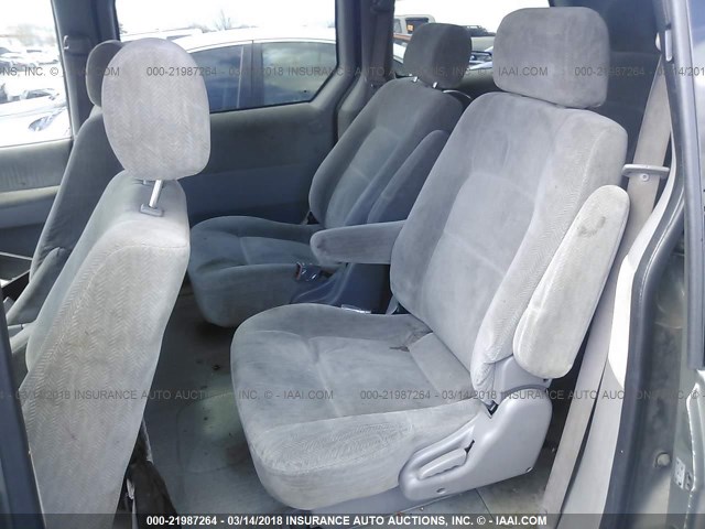 KNDUP131046586127 - 2004 KIA SEDONA EX/LX GRAY photo 8