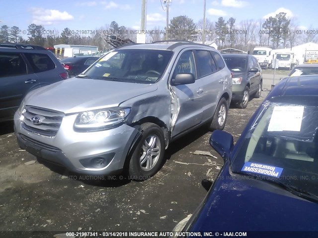 5XYZGDAB8CG098610 - 2012 HYUNDAI SANTA FE GLS SILVER photo 2