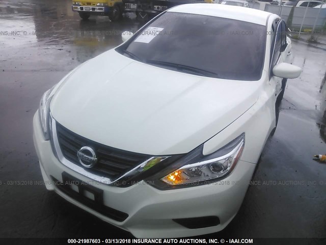 1N4AL3AP8HC180014 - 2017 NISSAN ALTIMA 2.5/S/SV/SL/SR WHITE photo 2