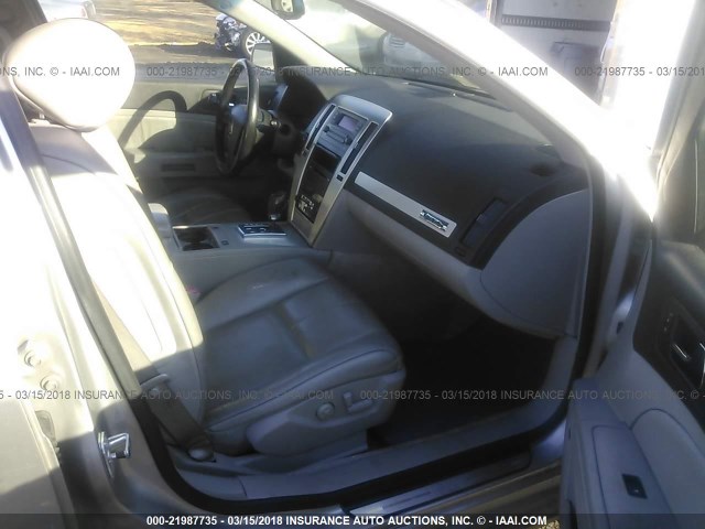 1G6DW677750121916 - 2005 CADILLAC STS SILVER photo 5