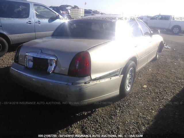 1LNFM82W4WY666119 - 1998 LINCOLN TOWN CAR SIGNATURE TAN photo 4