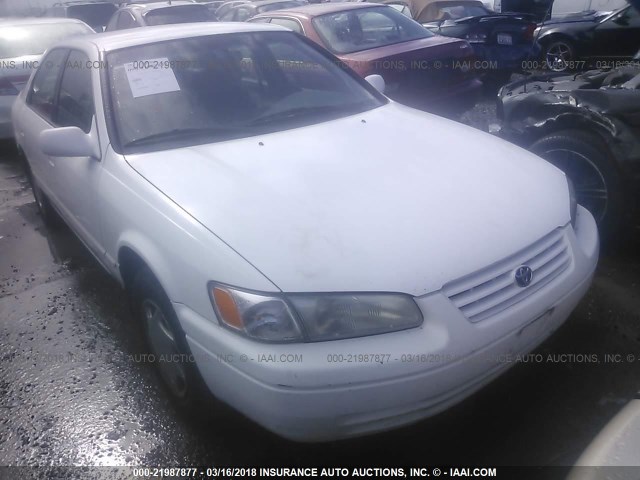 4T1BG22K8XU605395 - 1999 TOYOTA CAMRY CE/LE/XLE WHITE photo 1