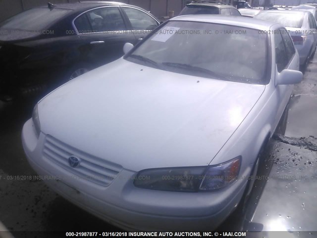 4T1BG22K8XU605395 - 1999 TOYOTA CAMRY CE/LE/XLE 白色 照片 2