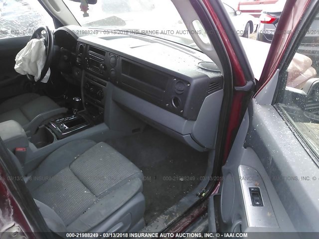 1J8HG48N66C230549 - 2006 JEEP COMMANDER RED photo 5