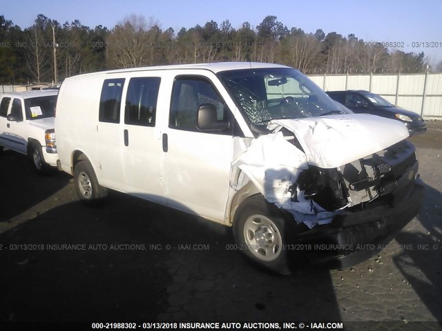 1GCWGAFF0H1335501 - 2017 CHEVROLET EXPRESS G2500  WHITE photo 1