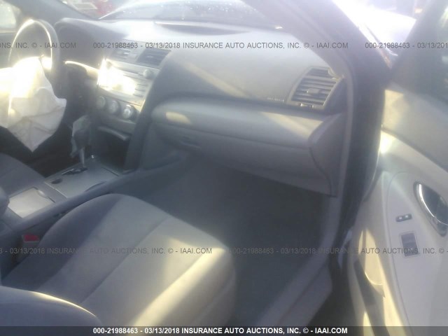 4T1BF3EK5AU053091 - 2010 TOYOTA CAMRY SE/LE/XLE BLACK photo 5