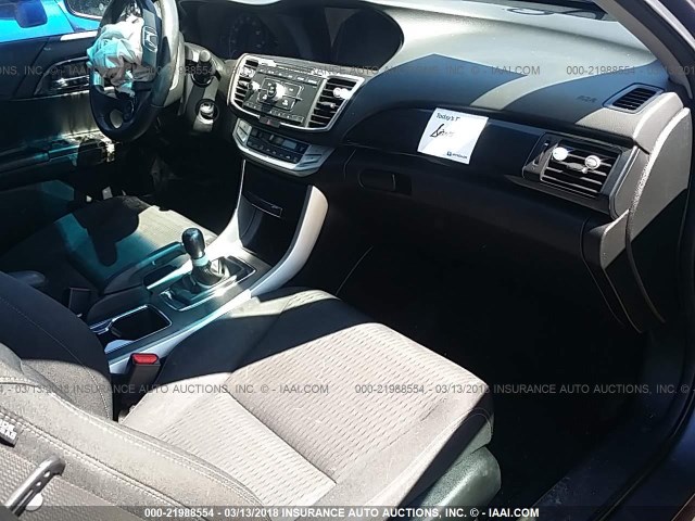 1HGCR2E5XDA058671 - 2013 HONDA ACCORD SPORT 灰色 照片 5