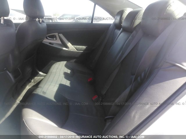 4T1BF3EK2BU196808 - 2011 TOYOTA CAMRY SE/LE/XLE SILVER photo 8