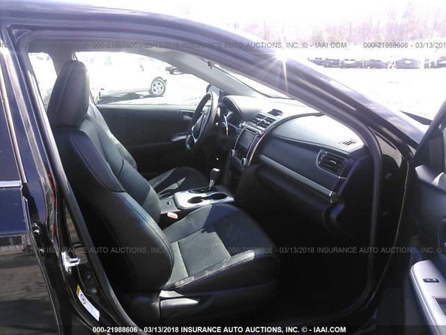4T1BF1FK4CU037454 - 2012 TOYOTA CAMRY SE/LE/XLE BLACK photo 5