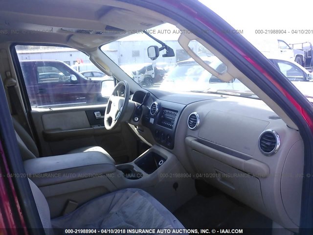1FMRU15WX4LB71126 - 2004 FORD EXPEDITION XLT წითელი ფოტო 5