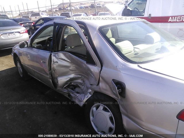 4T1BG22K7YU702895 - 2000 TOYOTA CAMRY CE/LE/XLE 棕色 照片 6