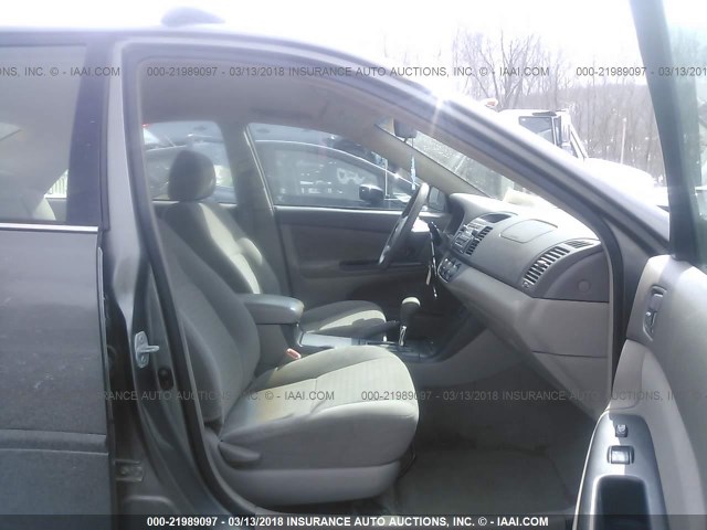 4T1BE32K76U735789 - 2006 TOYOTA CAMRY LE/XLE/SE GRAY photo 5