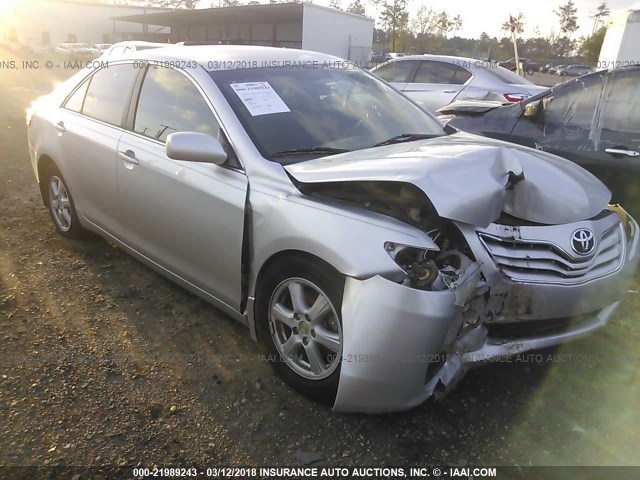 4T1BF3EK2AU005628 - 2010 TOYOTA CAMRY SE/LE/XLE SILVER photo 1