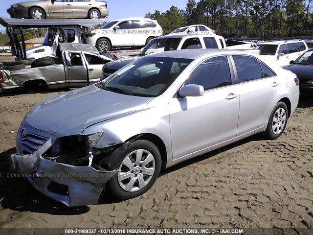 4T1BF3EK6BU716797 - 2011 TOYOTA CAMRY SE/LE/XLE Серебристый фото 2