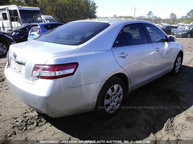 4T1BF3EK6BU716797 - 2011 TOYOTA CAMRY SE/LE/XLE Серебристый фото 4