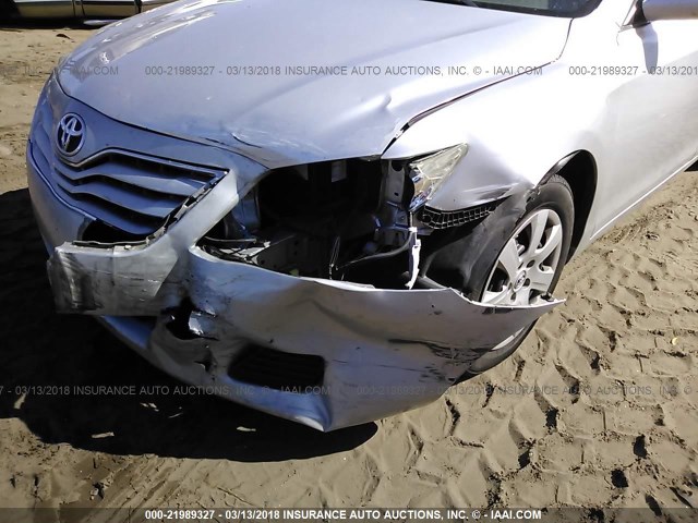 4T1BF3EK6BU716797 - 2011 TOYOTA CAMRY SE/LE/XLE SILVER photo 6