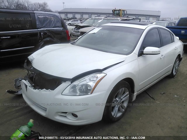 1N4BL2AP7AN519239 - 2010 NISSAN ALTIMA SR WHITE photo 2