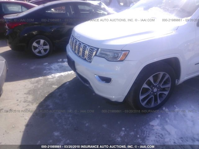 1C4RJFCG2HC699870 - 2017 JEEP GRAND CHEROKEE OVERLAND WHITE photo 6