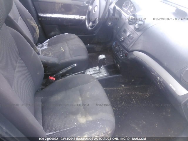 KL1TD56678B232757 - 2008 CHEVROLET AVEO LS BLACK photo 5