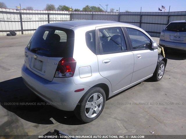 KL1TD66678B191830 - 2008 CHEVROLET AVEO LS SILVER photo 4