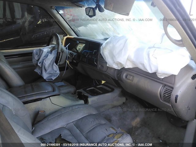 1GYEK63R6YR208625 - 2000 CADILLAC ESCALADE LUXURY Qara foto 5