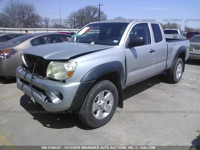 5TETU62N68Z565751 - 2008 TOYOTA TACOMA PRERUNNER ACCESS CAB SILVER photo 2