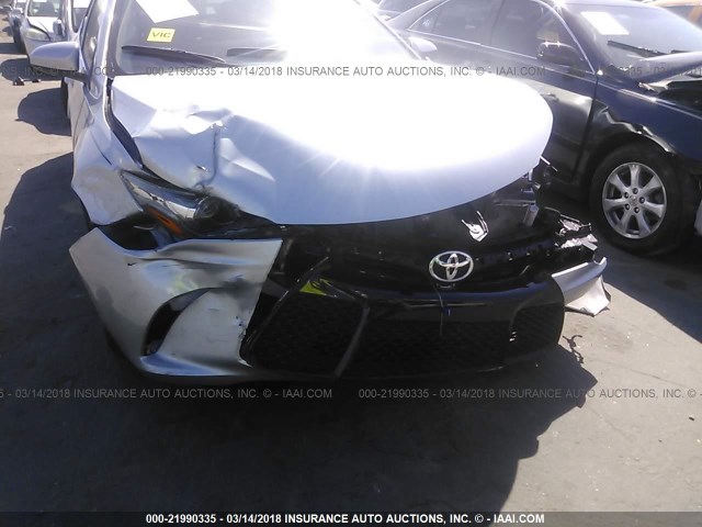 4T1BF1FK7GU235371 - 2016 TOYOTA CAMRY LE/XLE/SE/XSE SILVER photo 6