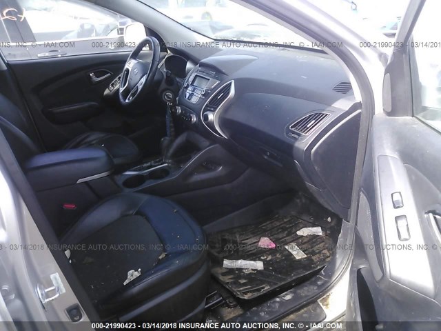 KM8JU3AC7AU109080 - 2010 HYUNDAI TUCSON GLS/LIMITED ვერცხლისფერი ფოტო 5