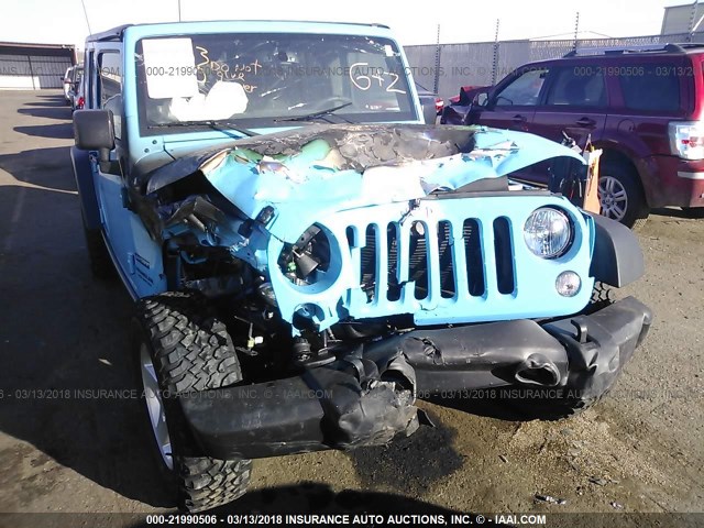 1C4BJWDG5HL635810 - 2017 JEEP WRANGLER UNLIMITE SPORT BLUE photo 6