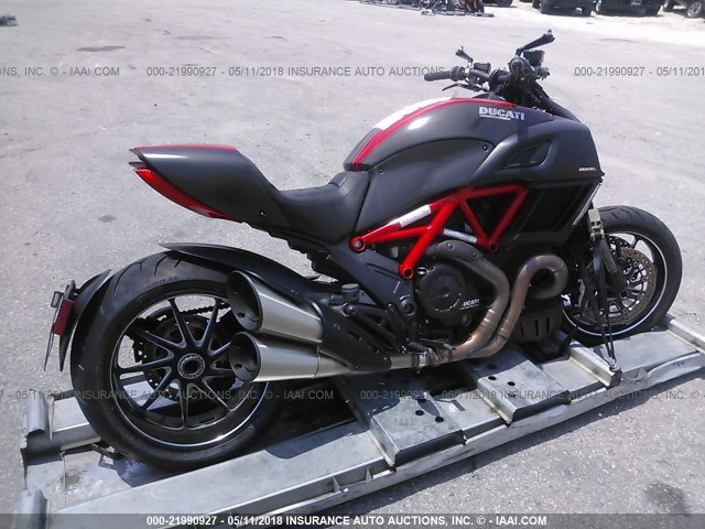 ZDM13BSWXFB024817 - 2015 DUCATI DIAVEL RED photo 4