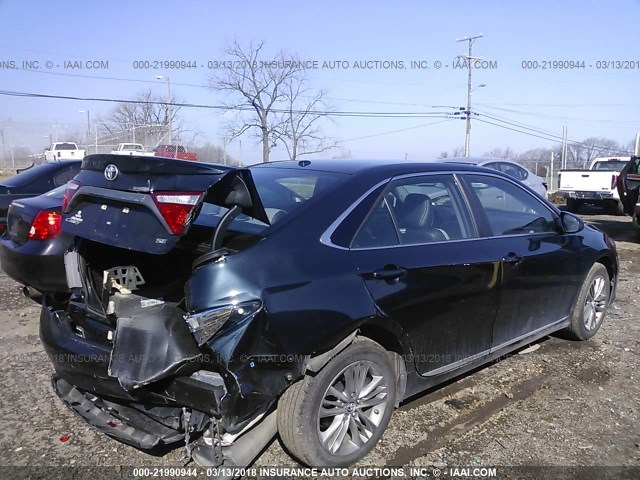 4T1BF1FK4HU427722 - 2017 TOYOTA CAMRY LE/XLE/SE/XSE BLACK photo 4