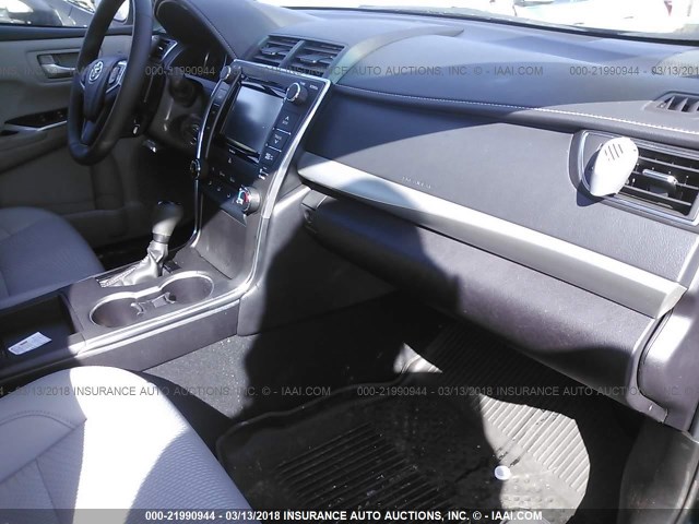 4T1BF1FK4HU427722 - 2017 TOYOTA CAMRY LE/XLE/SE/XSE BLACK photo 5