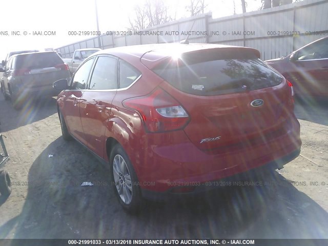 1FAHP3M23CL358178 - 2012 FORD FOCUS SEL RED photo 3