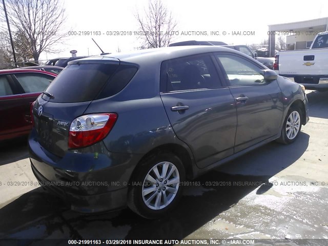 2T1KU4EE9AC296913 - 2010 TOYOTA COROLLA MATRIX  GRAY photo 4