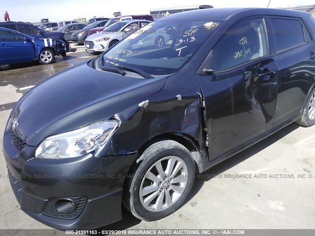 2T1KU4EE9AC296913 - 2010 TOYOTA COROLLA MATRIX  GRAY photo 6