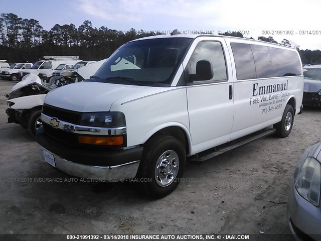 1GAZGPFG1G1268732 - 2016 CHEVROLET EXPRESS G3500 LT WHITE photo 2