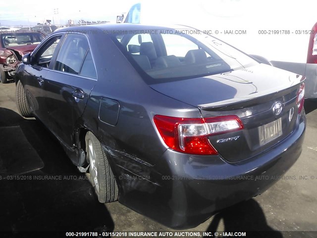 4T1BF1FKXDU676438 - 2013 TOYOTA CAMRY L/SE/LE/XLE 灰色 照片 3