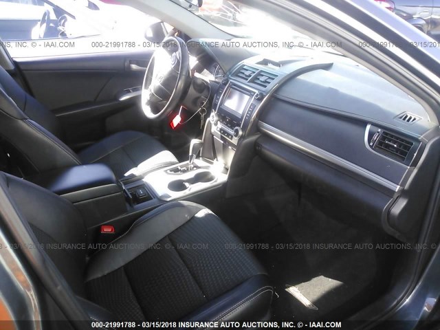 4T1BF1FKXDU676438 - 2013 TOYOTA CAMRY L/SE/LE/XLE 灰色 照片 5