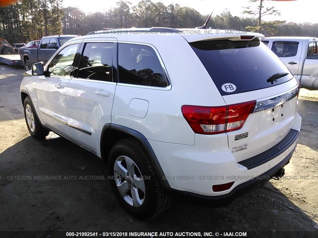 1J4RR4GG5BC657055 - 2011 JEEP GRAND CHEROKEE LAREDO WHITE photo 3