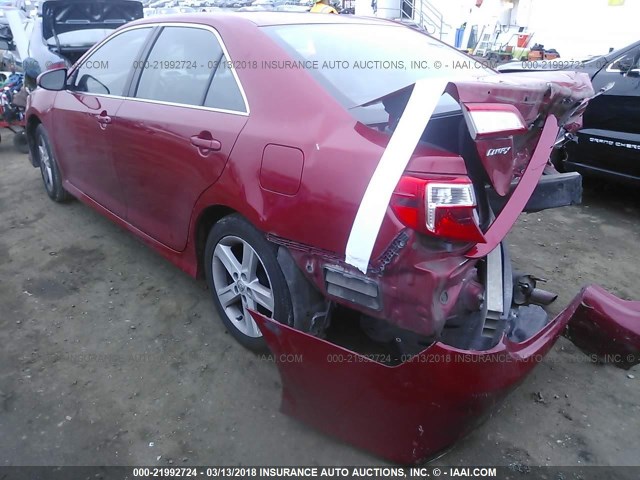 4T1BF1FK5CU624679 - 2012 TOYOTA CAMRY SE/LE/XLE RED photo 3